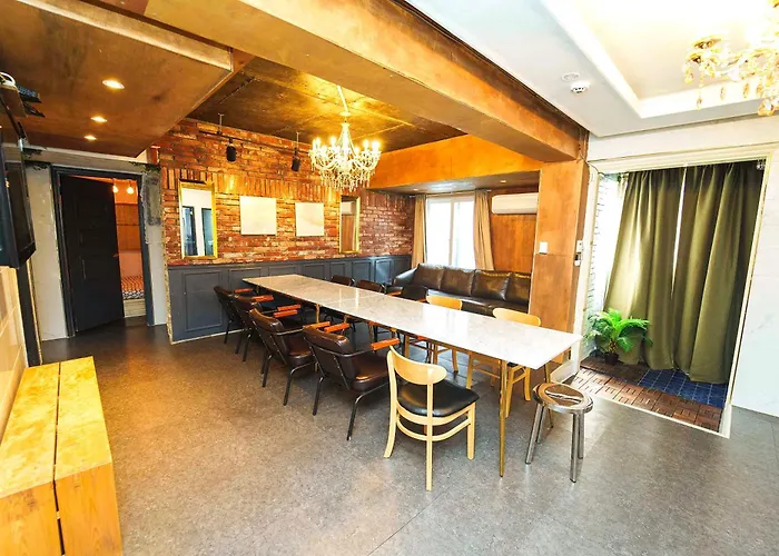 Apartment Gu & Anne House Sinchon Seoul