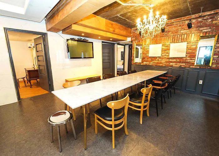 Gu & Anne House Sinchon Seoul