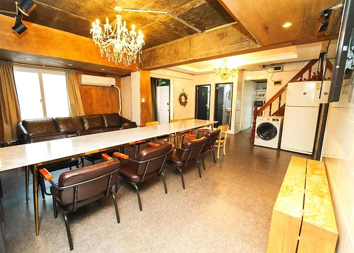 Gu & Anne House Sinchon * Seoul