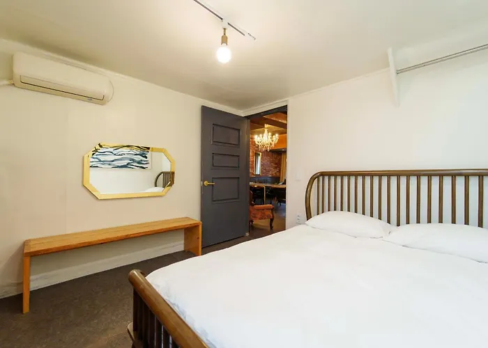 Gu & Anne House Sinchon Apartment Seoul