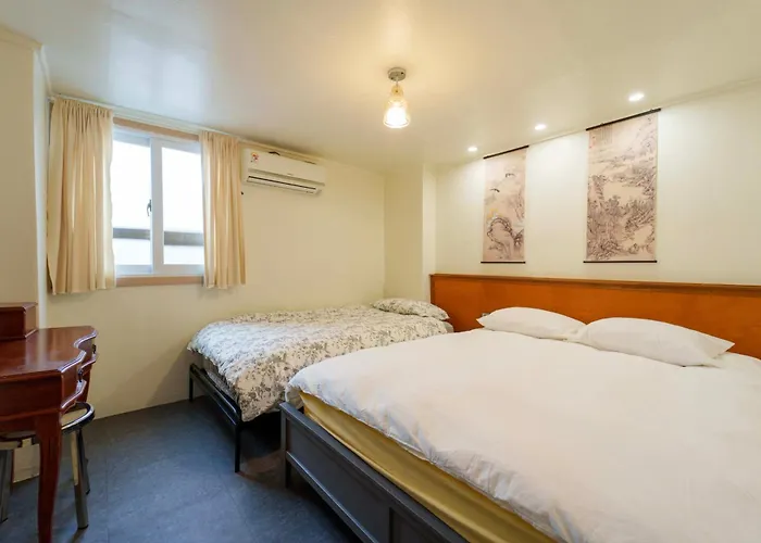 Gu & Anne House Sinchon *