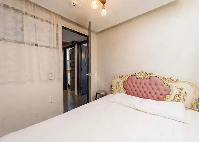 Gu & Anne House Sinchon