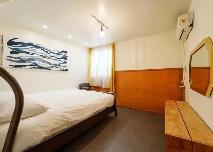 Gu & Anne House Sinchon Apartment *