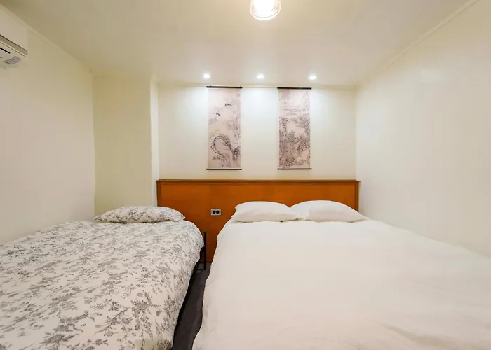 Gu & Anne House Sinchon Seoul